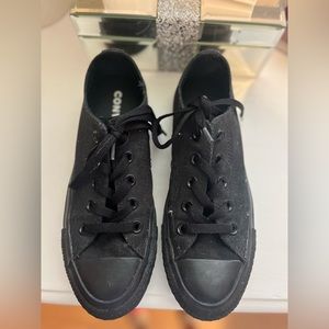 Black converse size 6